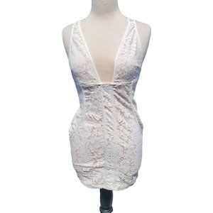 Tobi White Lace Deep V-Neck Line Spaghetti Stains Dress Size Medium VDB1610M4-S